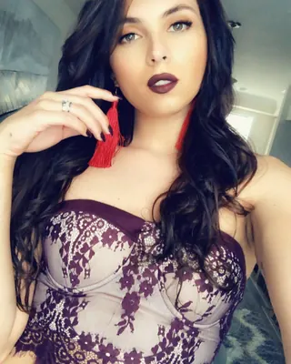 Carla, 44 ans, dominatrice à Paris