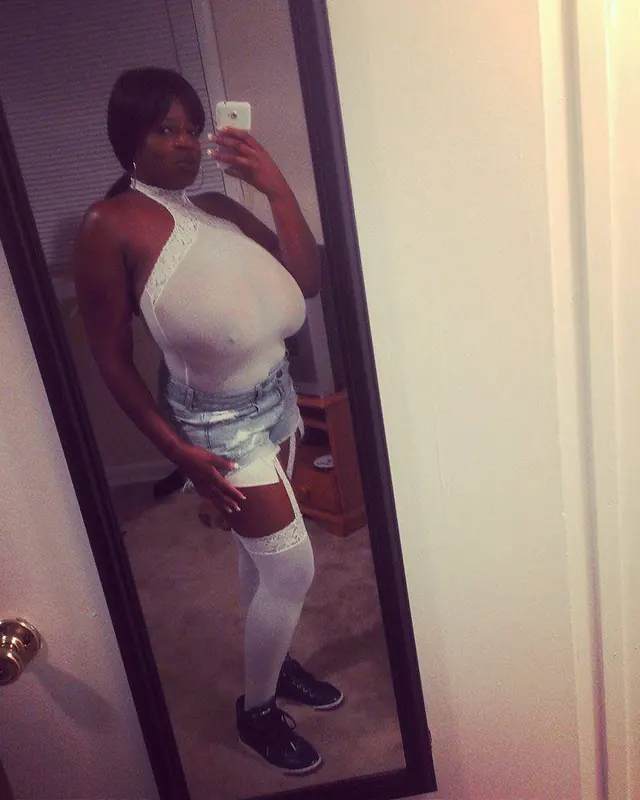 Ndeye, 29 ans, dominatrice à Thionville